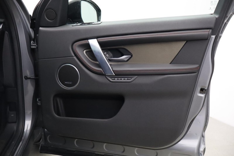 2019 (69) LAND ROVER DISCOVERY SPORT 2.0 D150 R-Dynamic SE 5dr Auto 5233538