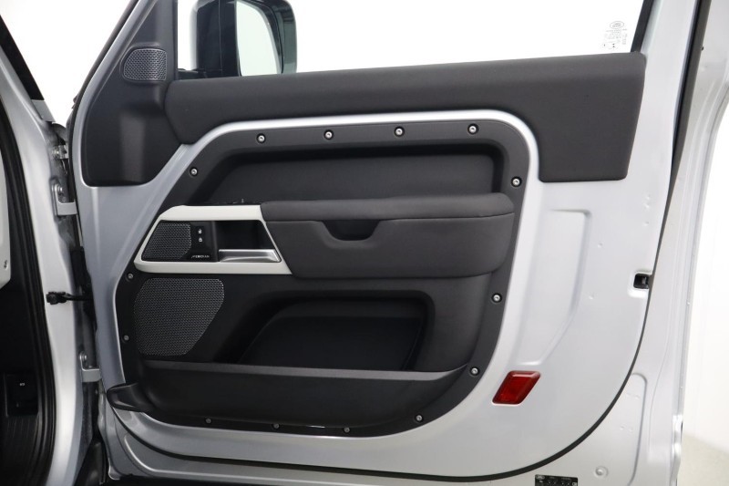 2023 (23) LAND ROVER DEFENDER 3.0 D250 X-Dynamic SE 90 3dr Auto 5232233