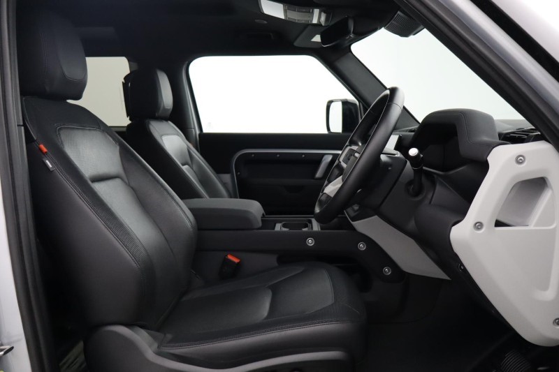 2023 (23) LAND ROVER DEFENDER 3.0 D250 X-Dynamic SE 90 3dr Auto 5232211
