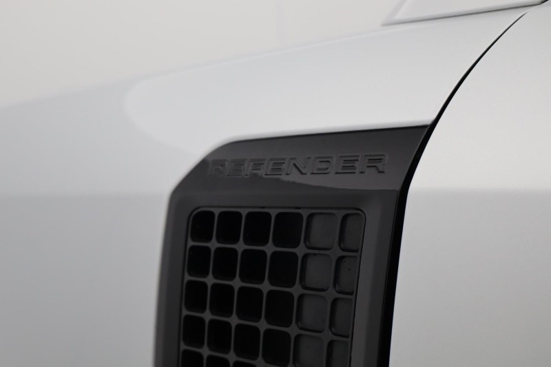 2023 (23) LAND ROVER DEFENDER 3.0 D250 X-Dynamic SE 90 3dr Auto 5232216