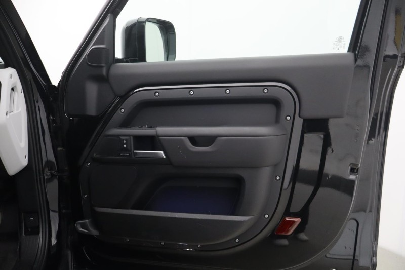 2025 (25) LAND ROVER COMMERCIAL DEFENDER 3.0 D350 Hard Top X-Dynamic HSE Auto [3 Seat] 5251977