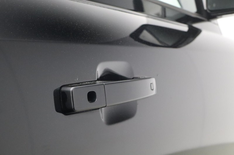 2025 (25) LAND ROVER COMMERCIAL DEFENDER 3.0 D350 Hard Top X-Dynamic HSE Auto [3 Seat] 5251969