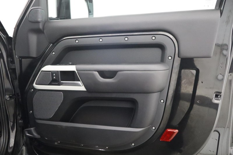 2021 (71) LAND ROVER DEFENDER 3.0 D250 X-Dynamic HSE 90 3dr Auto 5267884