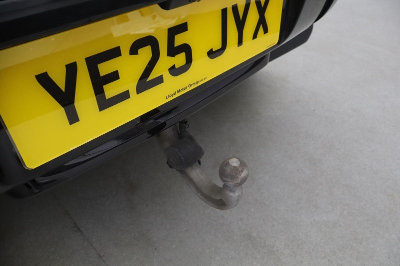 2025 (25) LAND ROVER COMMERCIAL DEFENDER 3.0 D350 Hard Top X-Dynamic HSE Auto [3 Seat] 5255772