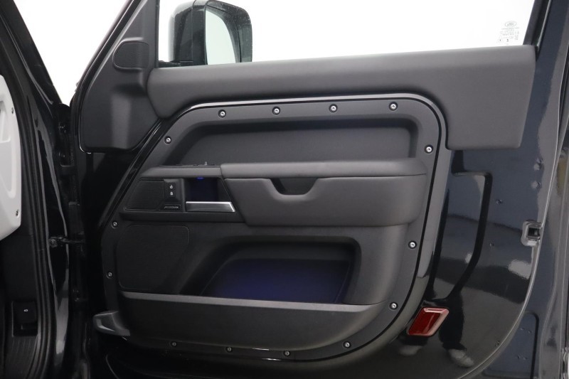 2025 (25) LAND ROVER COMMERCIAL DEFENDER 3.0 D350 Hard Top X-Dynamic HSE Auto [3 Seat] 5255786