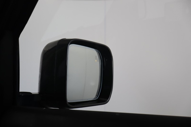 2025 (25) LAND ROVER COMMERCIAL DEFENDER 3.0 D350 Hard Top X-Dynamic HSE Auto [3 Seat] 5269163