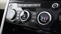 2019 (69) LAND ROVER DISCOVERY 3.0 SD6 HSE 5dr Auto 5252137