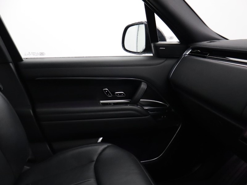 2022 (22) LAND ROVER RANGE ROVER 3.0 D300 SE 4dr Auto 5240357