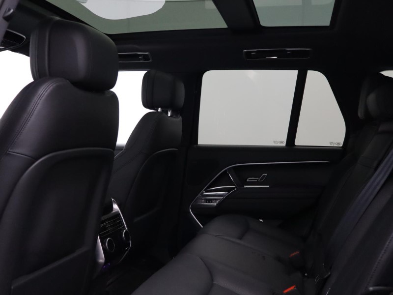 2022 (22) LAND ROVER RANGE ROVER 3.0 D300 SE 4dr Auto 5240315