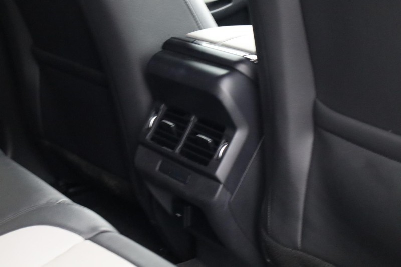 2023 (23) LAND ROVER RANGE ROVER EVOQUE 1.5 P300e R-Dynamic SE 5dr Auto 5240111