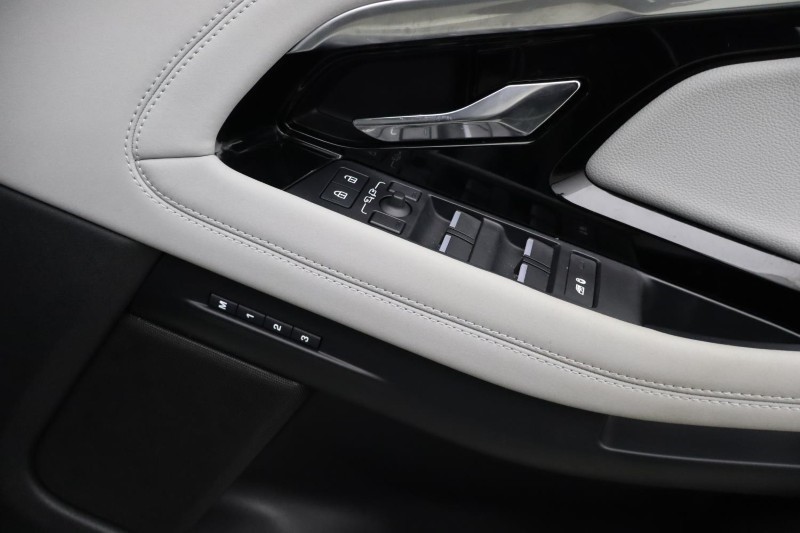 2023 (23) LAND ROVER RANGE ROVER EVOQUE 1.5 P300e R-Dynamic SE 5dr Auto 5240114