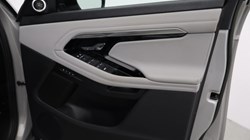 2023 (23) LAND ROVER RANGE ROVER EVOQUE 1.5 P300e R-Dynamic SE 5dr Auto 5240103