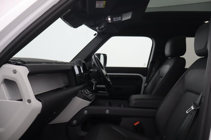 2023 (23) LAND ROVER DEFENDER 3.0 D250 X-Dynamic HSE 110 5dr Auto 5276612