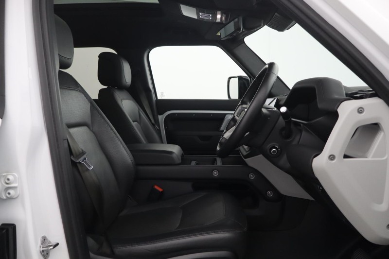 2023 (23) LAND ROVER DEFENDER 3.0 D250 X-Dynamic HSE 110 5dr Auto 5276642