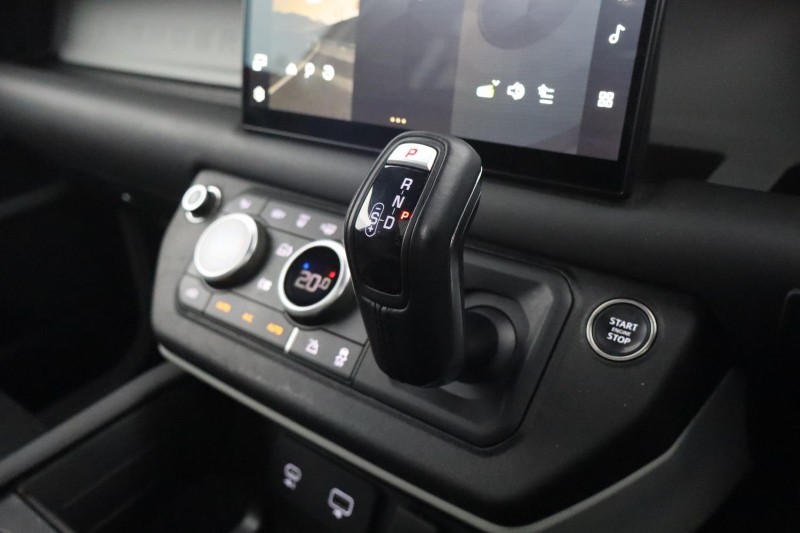 2023 (23) LAND ROVER DEFENDER 3.0 D250 X-Dynamic HSE 110 5dr Auto 5276643