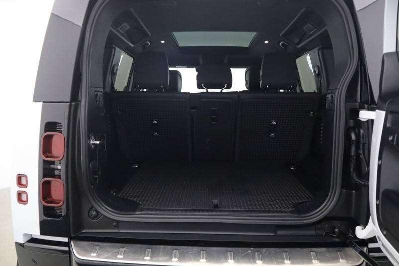 2023 (23) LAND ROVER DEFENDER 3.0 D250 X-Dynamic HSE 110 5dr Auto 5276606