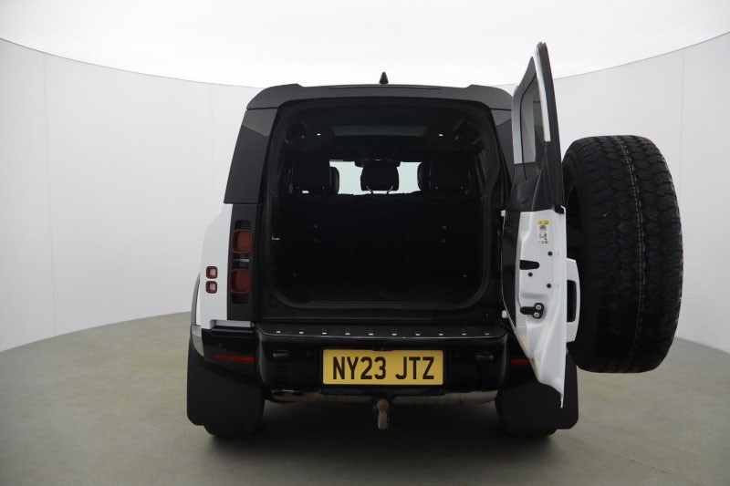 2023 (23) LAND ROVER DEFENDER 3.0 D250 X-Dynamic HSE 110 5dr Auto 5276737