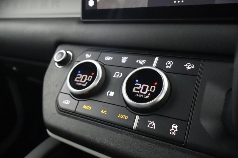 2023 (23) LAND ROVER DEFENDER 3.0 D250 X-Dynamic HSE 110 5dr Auto 5276645