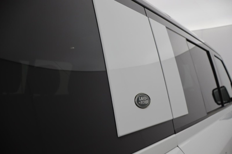 2023 (23) LAND ROVER DEFENDER 3.0 D250 X-Dynamic HSE 110 5dr Auto 5276616