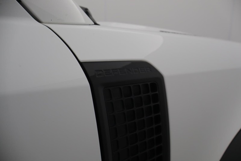 2023 (23) LAND ROVER DEFENDER 3.0 D250 X-Dynamic HSE 110 5dr Auto 5276620