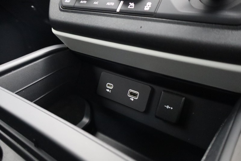 2021 (21) LAND ROVER DEFENDER 3.0 D200 110 5dr Auto 5232114