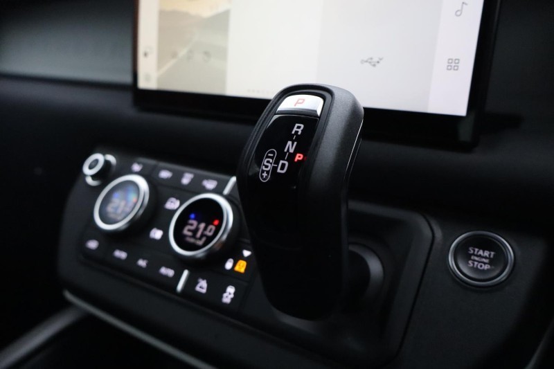 2021 (21) LAND ROVER DEFENDER 3.0 D200 110 5dr Auto 5232103