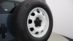 2021 (21) LAND ROVER DEFENDER 3.0 D200 110 5dr Auto 5232066