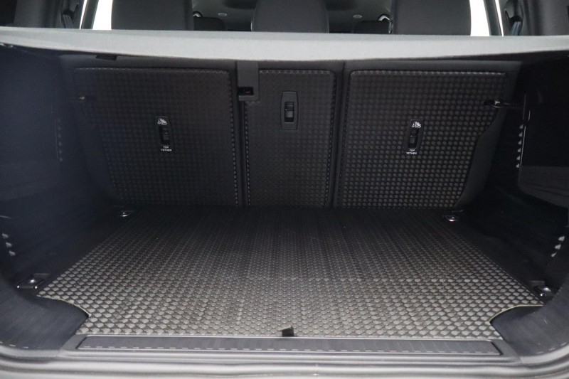 2021 (21) LAND ROVER DEFENDER 3.0 D200 110 5dr Auto 5232069