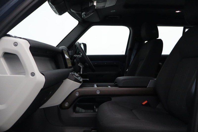 2021 (21) LAND ROVER DEFENDER 3.0 D200 110 5dr Auto 5232076