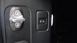 2021 (21) LAND ROVER DEFENDER 3.0 D200 110 5dr Auto 5232071