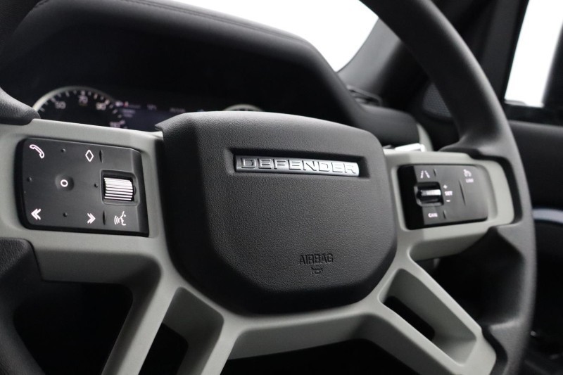 2021 (21) LAND ROVER DEFENDER 3.0 D200 110 5dr Auto 5232112