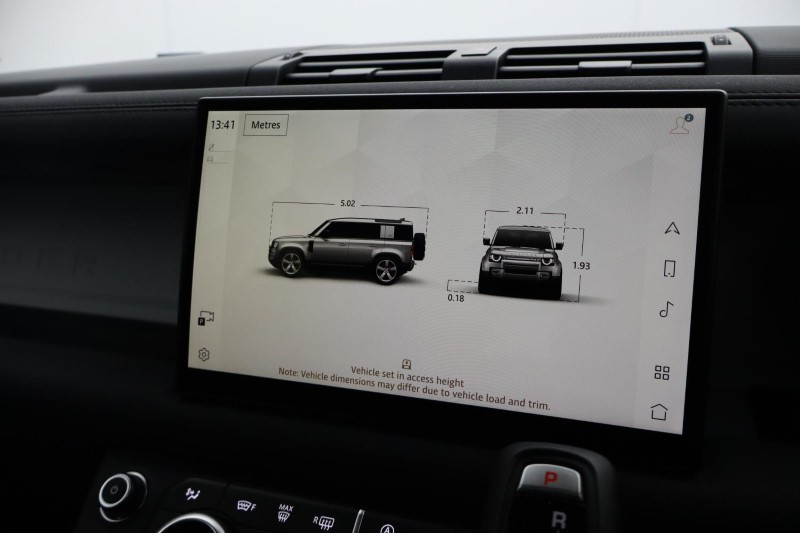 2021 (21) LAND ROVER DEFENDER 3.0 D200 110 5dr Auto 5232110