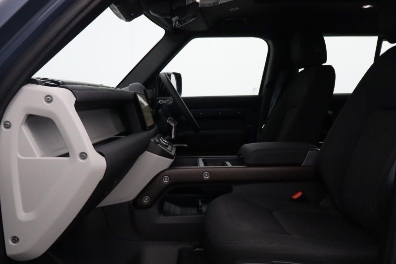 2021 (21) LAND ROVER DEFENDER 3.0 D200 110 5dr Auto 5232075