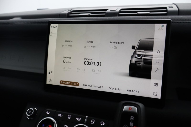 2021 (21) LAND ROVER DEFENDER 3.0 D200 110 5dr Auto 5232111