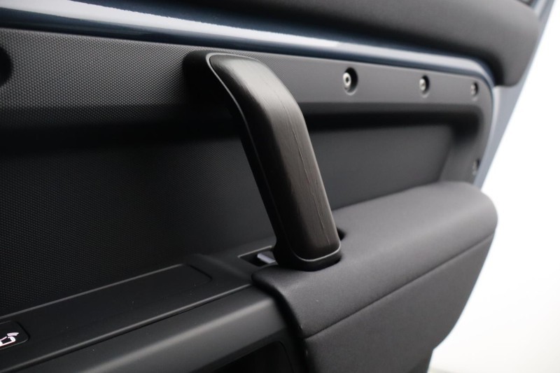 2021 (21) LAND ROVER DEFENDER 3.0 D200 110 5dr Auto 5232098