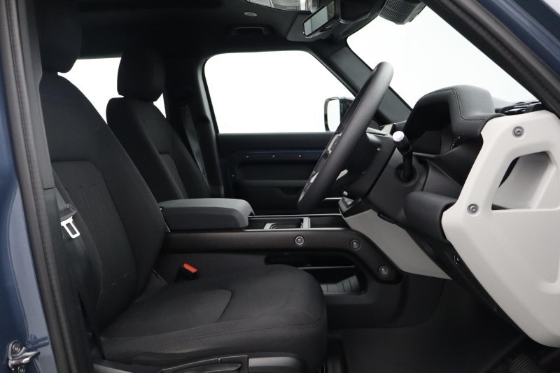 2021 (21) LAND ROVER DEFENDER 3.0 D200 110 5dr Auto 5232101