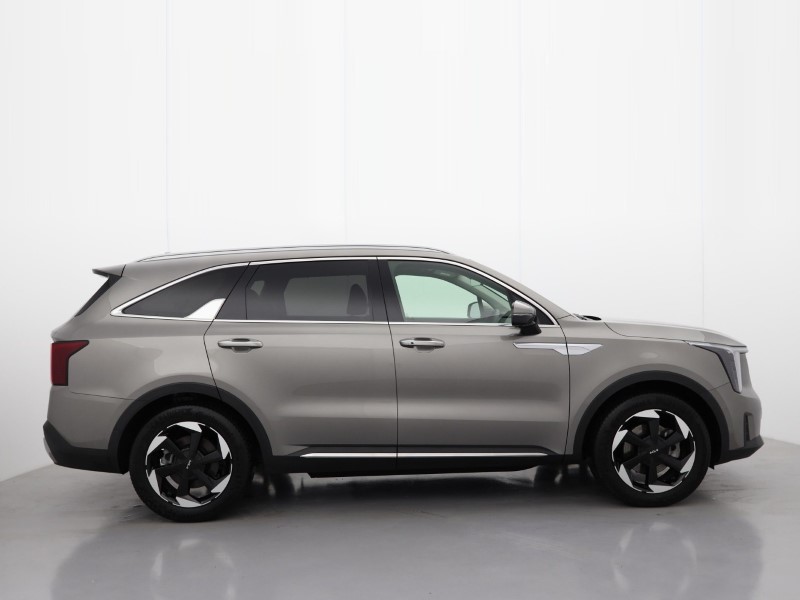 2024 (74) KIA SORENTO 1.6 T-GDi HEV 3 5dr Auto 4117473