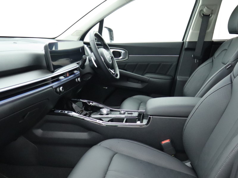 2024 (74) KIA SORENTO 1.6 T-GDi HEV 3 5dr Auto 4117476