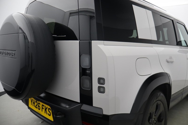 2026 (26) LAND ROVER DEFENDER 3.0 D250 X-Dynamic SE 110 5dr Auto 5814151