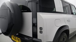 2026 (26) LAND ROVER DEFENDER 3.0 D250 X-Dynamic SE 110 5dr Auto 5814151