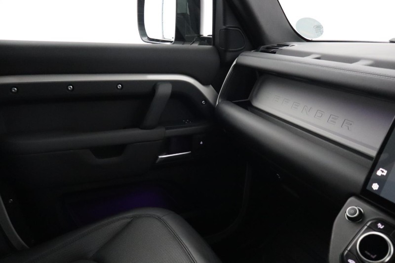 2026 (26) LAND ROVER DEFENDER 3.0 D250 X-Dynamic SE 110 5dr Auto 5814195