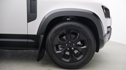 2026 (26) LAND ROVER DEFENDER 3.0 D250 X-Dynamic SE 110 5dr Auto 5814162