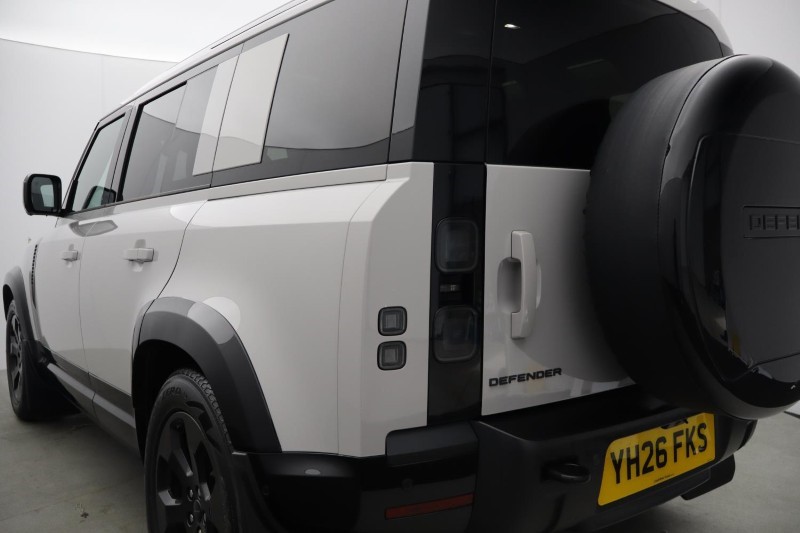 2026 (26) LAND ROVER DEFENDER 3.0 D250 X-Dynamic SE 110 5dr Auto 5814149