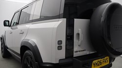 2026 (26) LAND ROVER DEFENDER 3.0 D250 X-Dynamic SE 110 5dr Auto 5814149