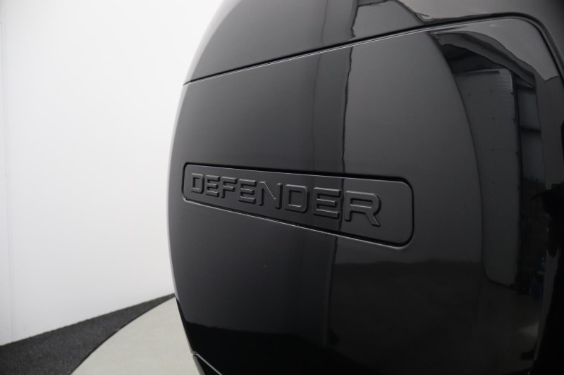 2026 (26) LAND ROVER DEFENDER 3.0 D250 X-Dynamic SE 110 5dr Auto 5814150