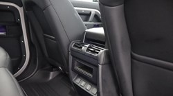 2026 (26) LAND ROVER DEFENDER 3.0 D250 X-Dynamic SE 110 5dr Auto 5814168