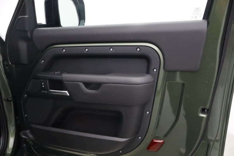 2026 (26) LAND ROVER DEFENDER 3.0 D350 X-Dynamic HSE 90 3dr Auto 5798487