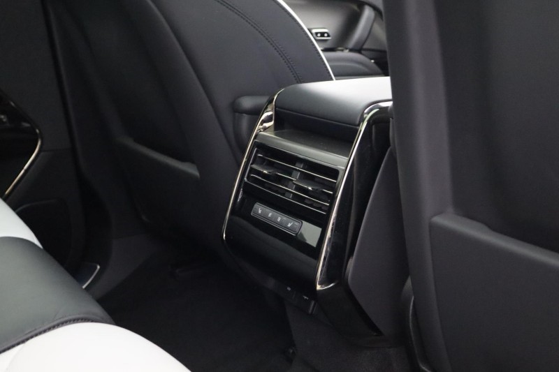 2026 (26) LAND ROVER RANGE ROVER SPORT 3.0 D300 Dynamic SE 5dr Auto 5490684
