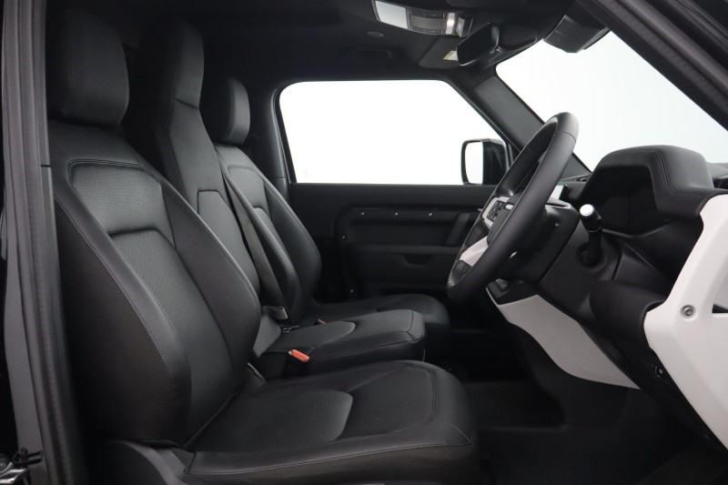 2025 (25) LAND ROVER COMMERCIAL DEFENDER 3.0 D250 Hard Top S Auto [3 Seat] 5279383