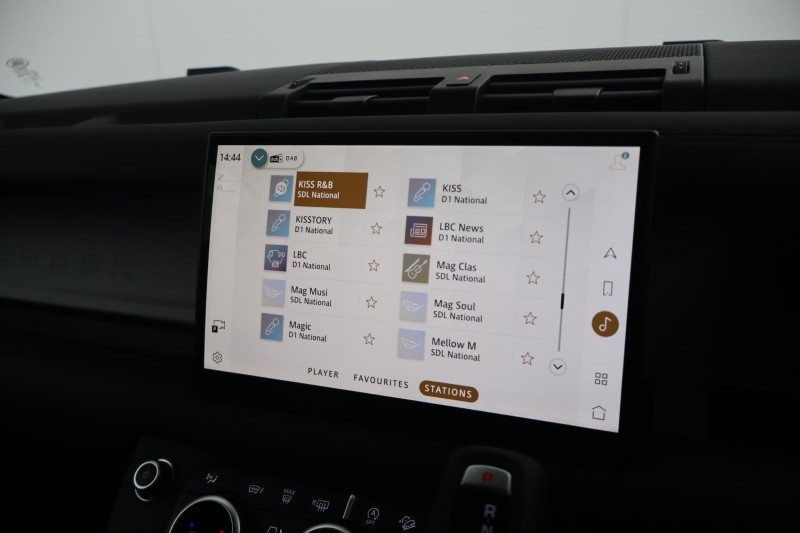 2025 (25) LAND ROVER COMMERCIAL DEFENDER 3.0 D250 Hard Top S Auto [3 Seat] 5279404